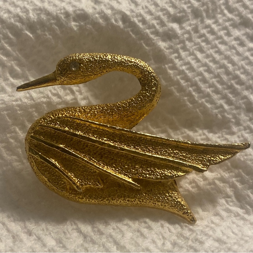 Vintage Swan Pin gold tone Brooch Signed DFA Rhinestone Eye Brushed Textured
